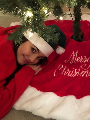 Imagine Unwrapping The Merrell Twins For Christmas ðŸ¤¤